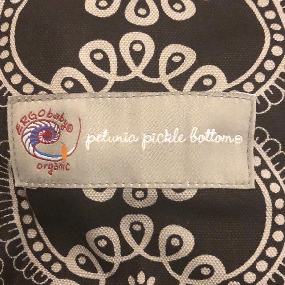 Ergo Baby Carrier- Several designs - Picture 3 of 8